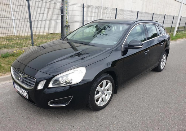 Volvo V60 cena 31909 przebieg: 250000, rok produkcji 2011 z Sieradz małe 301